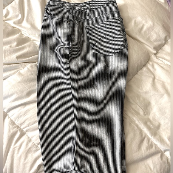 100% cotton Conductor stripe capris - Picture 11 of 16